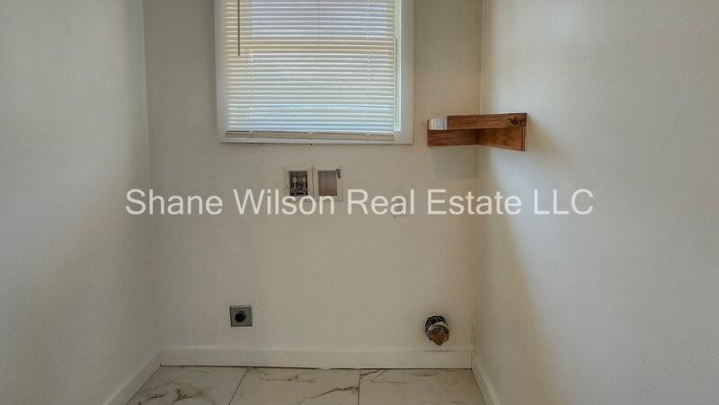 1202 Greenwood Rd - Photo 5 of 17