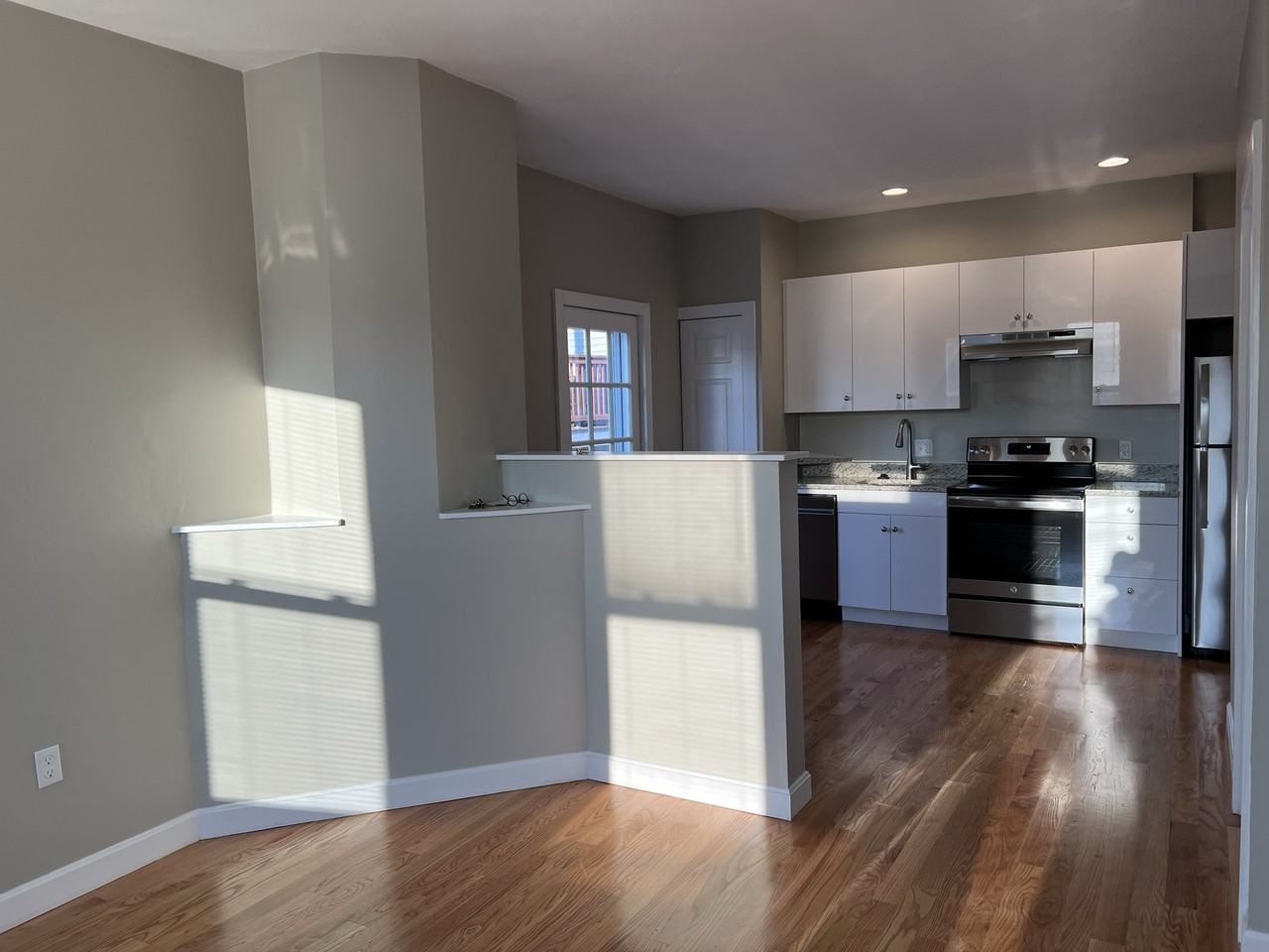 1084 Dorchester Ave #2 - Photo 2 of 25