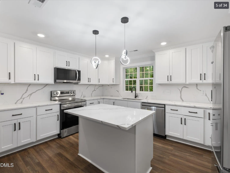 316 Howland Ave - Photo 4 of 19