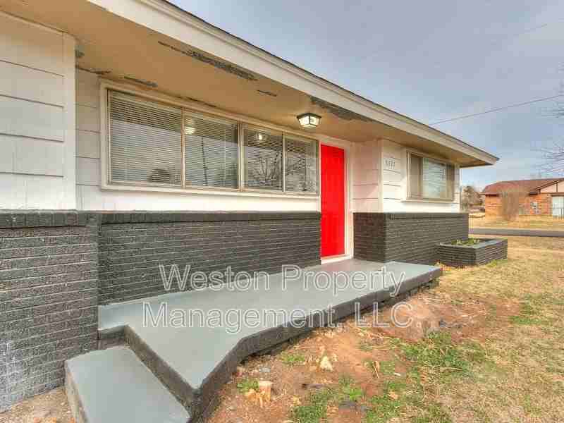 5721 Se 8th St - Photo 4 of 37