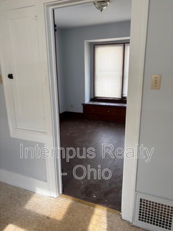 437 Nevada Ave Nw - Photo 3 of 9