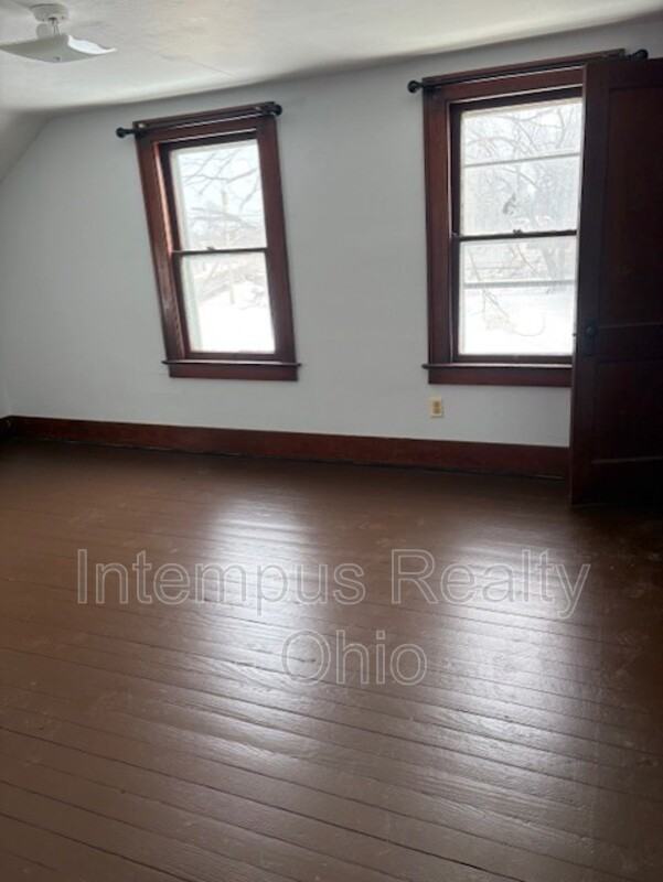 437 Nevada Ave Nw - Photo 7 of 9