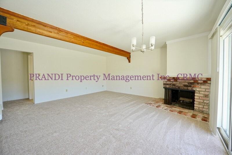 120 Stanford Way - Photo 6 of 10