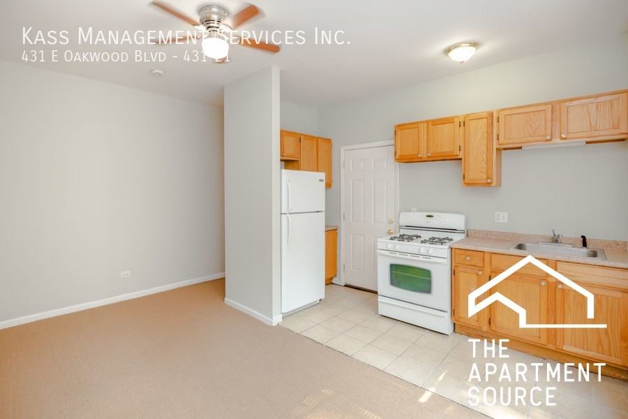 431 E Oakwood Blvd #21 - Photo 2 of 5