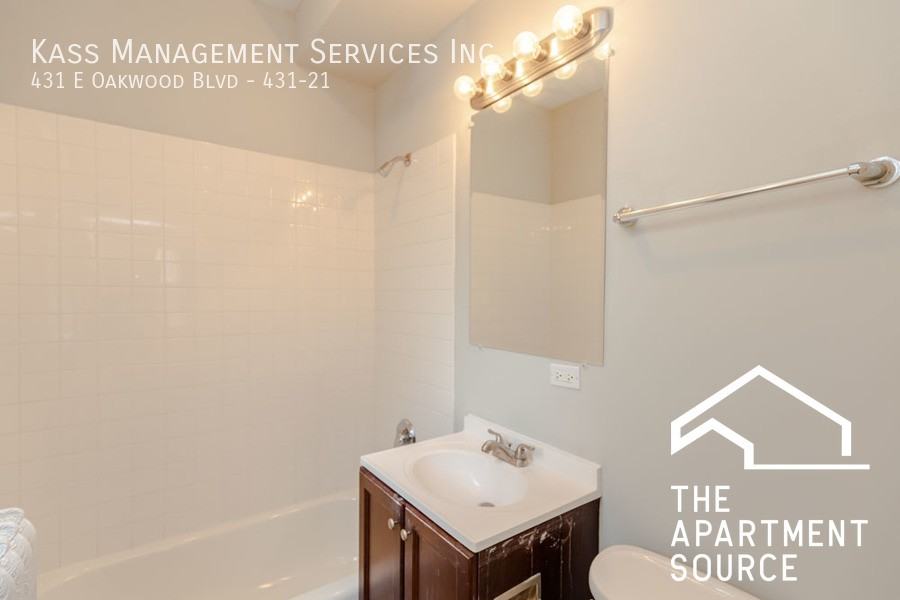 431 E Oakwood Blvd #21 - Photo 4 of 5