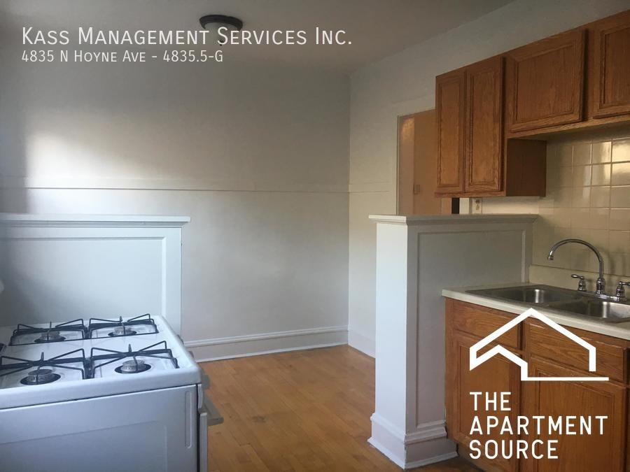 N Hoyne Ave #G - Photo 2 of 8