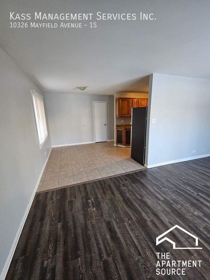 10326 Mayfield Ave #1S - Photo 2 of 6
