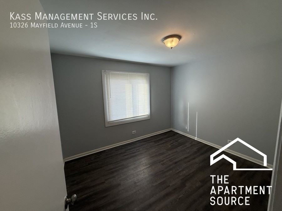 10326 Mayfield Ave #1S - Photo 5 of 6