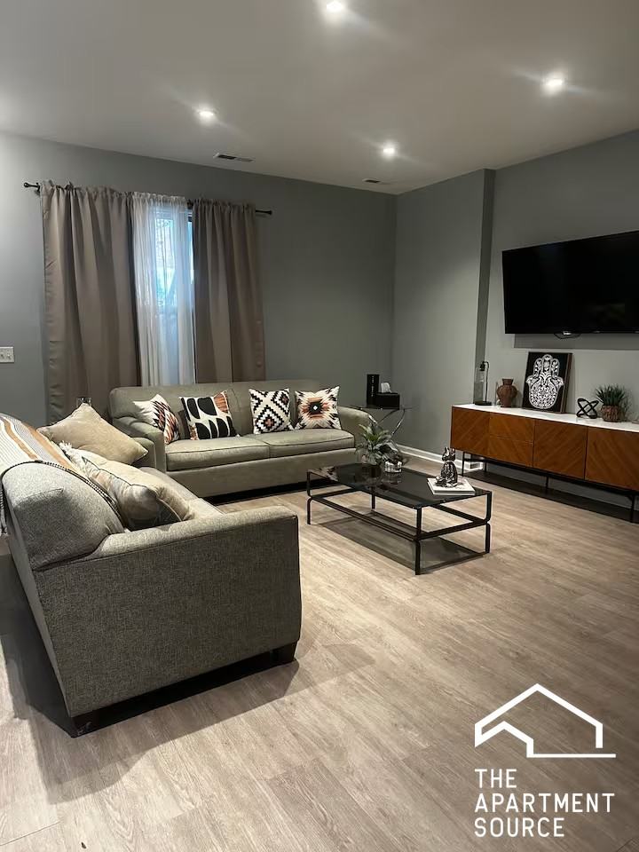 811 S Kedzie Ave #1 - Photo 2 of 15