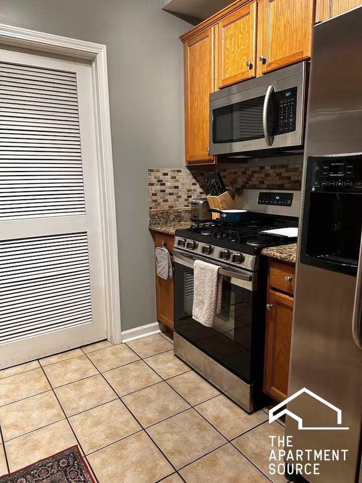 811 S Kedzie Ave #1 - Photo 5 of 15