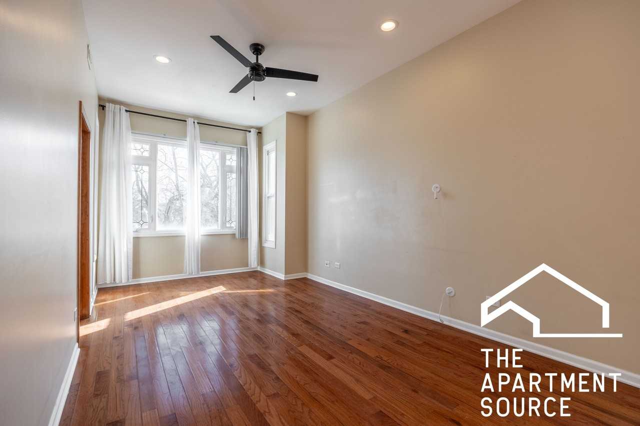 2028 N Hamlin Ave #2 - Photo 3 of 21