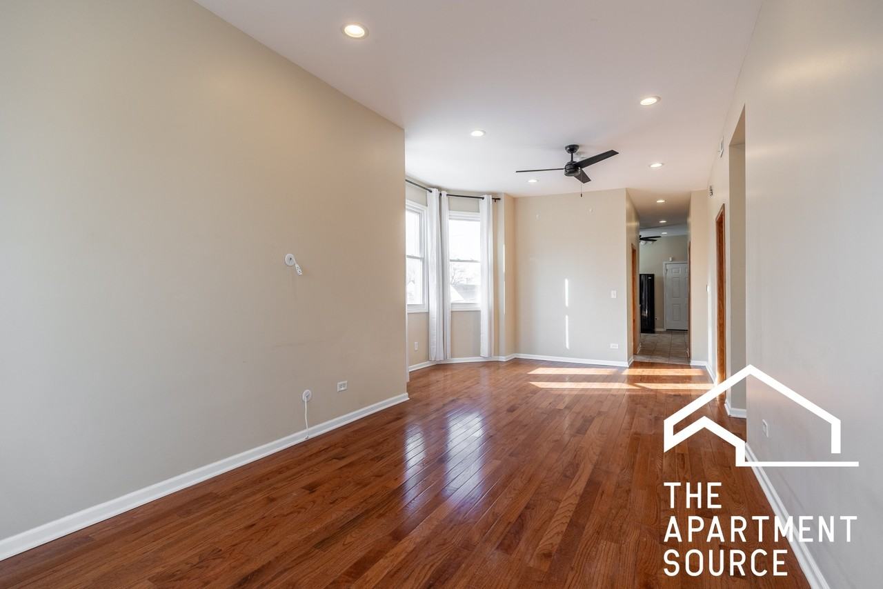 2028 N Hamlin Ave #2 - Photo 6 of 21