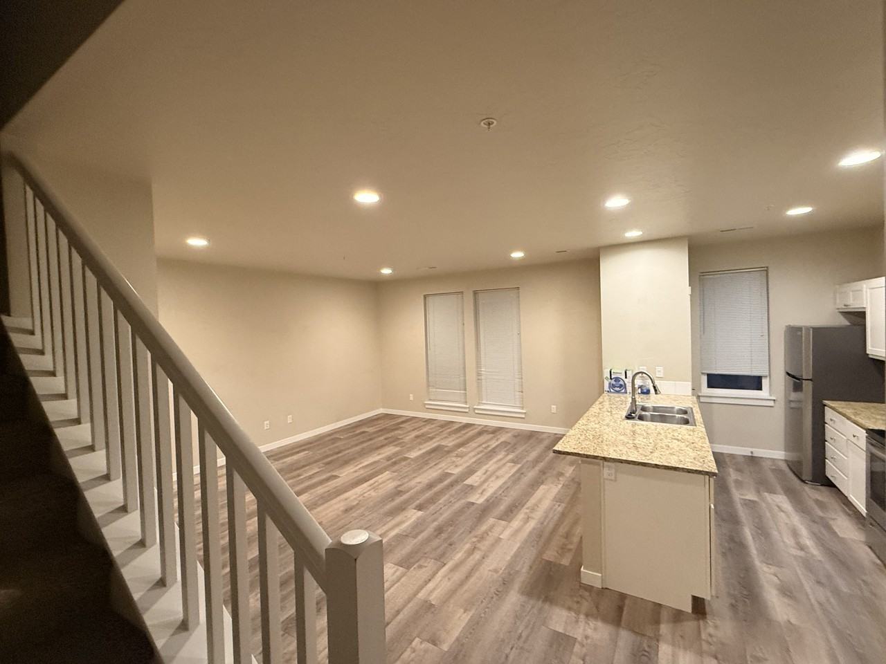 2819 S 10th Ave #A - Photo 2 of 7