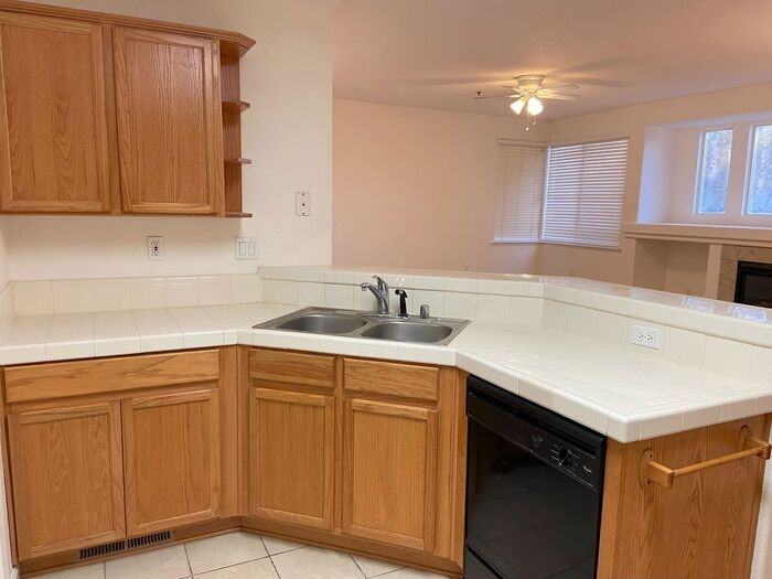 6060 Ingleston Dr #1211 - Photo 6 of 25