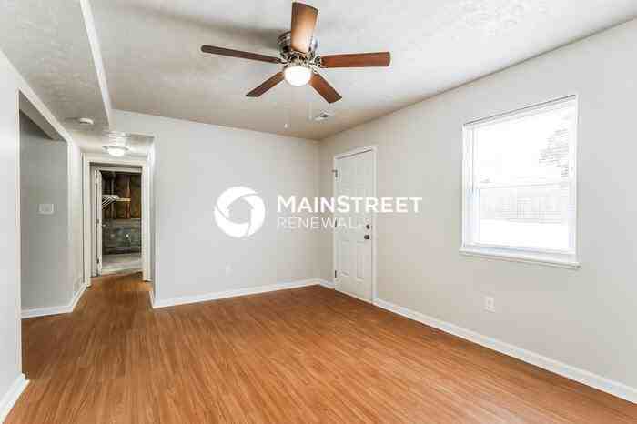 8509 Gainsborough Dr - Photo 5 of 18