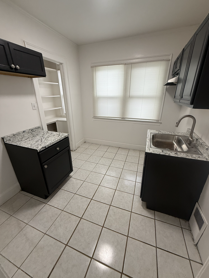 409 Raines Park #4 - Photo 4 of 8