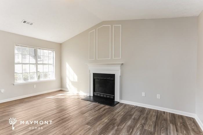 1600 Pin Oak Ln Se - Photo 7 of 17