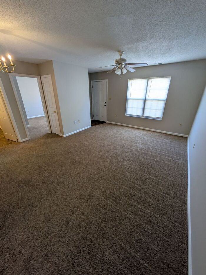 664 W 13th St #D2 - Photo 3 of 10