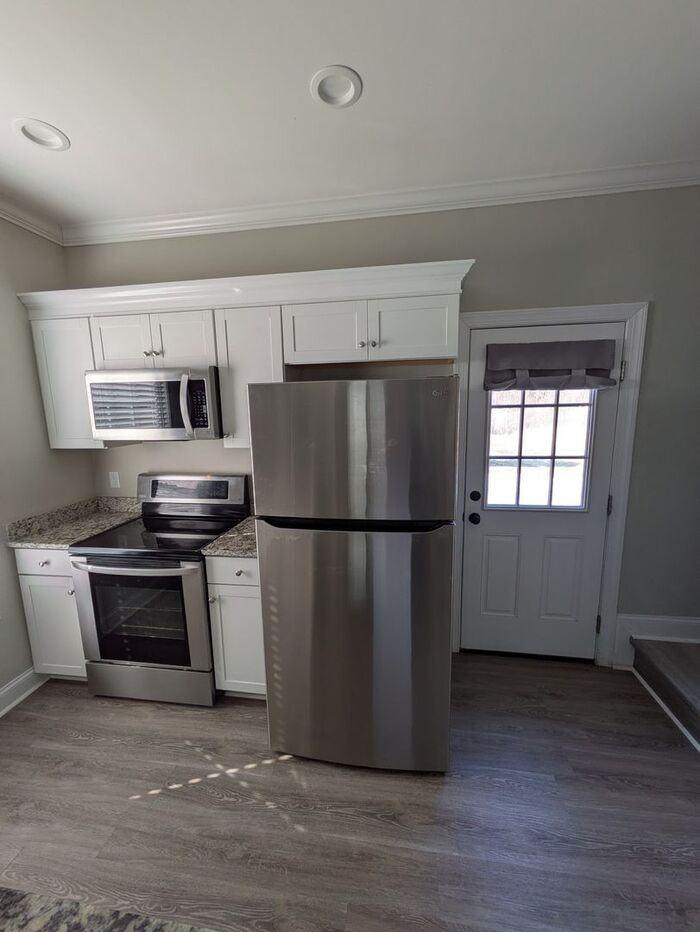 1781 17th Ave Ne - Photo 4 of 15