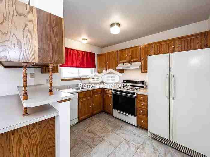 838 Daffodil St - Photo 4 of 21