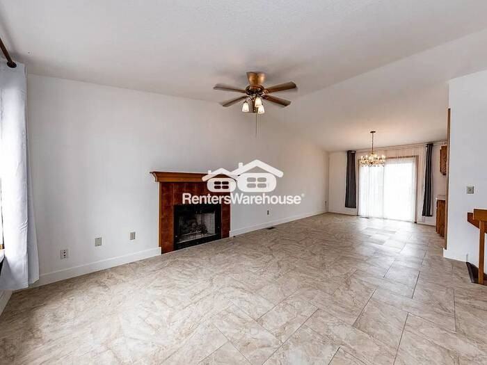 838 Daffodil St - Photo 5 of 21