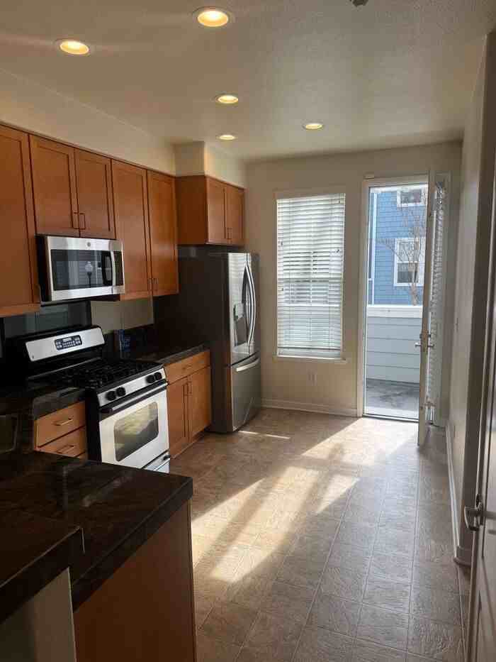 616 Arcadia Dr - Photo 3 of 14