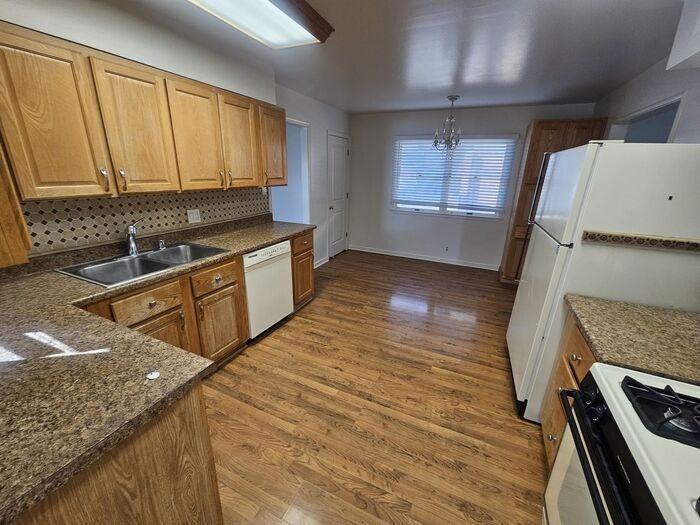 2055 Ives Ave - Photo 5 of 50