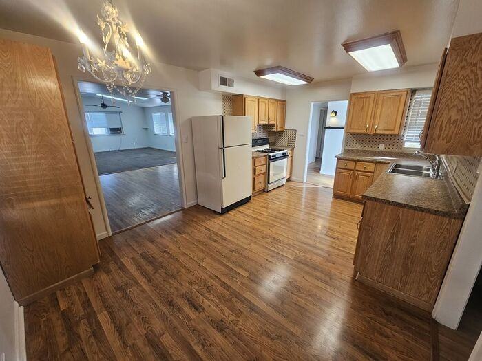 2055 Ives Ave - Photo 7 of 50