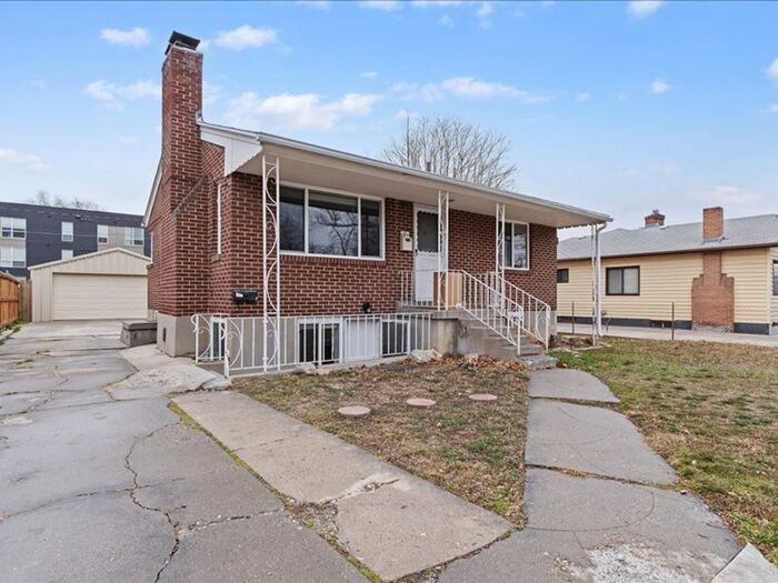 1220 E Hudson Ave #B - Photo 2 of 21