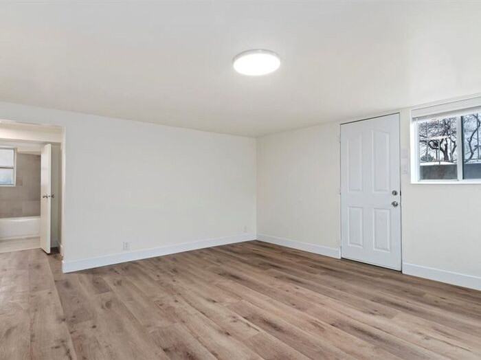 1220 E Hudson Ave #B - Photo 3 of 21