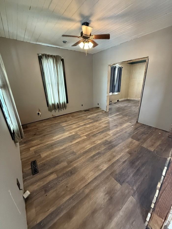 2254 Lee Ave - Photo 4 of 27