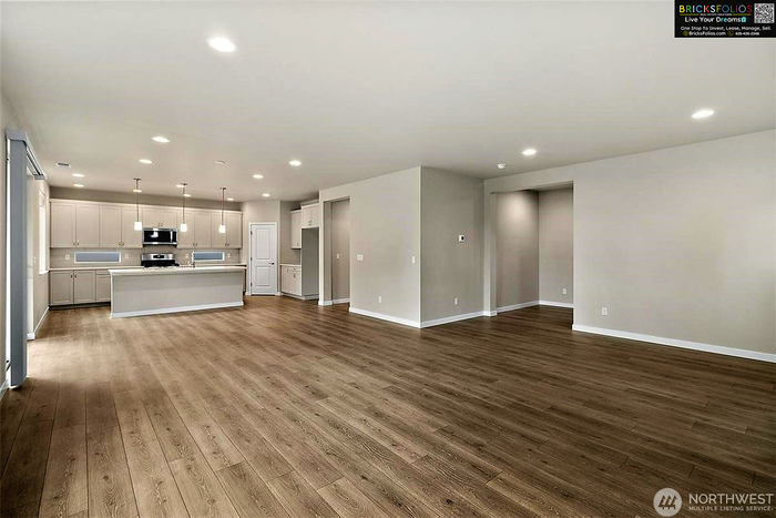 16217 8th Ave E - Photo 7 of 31