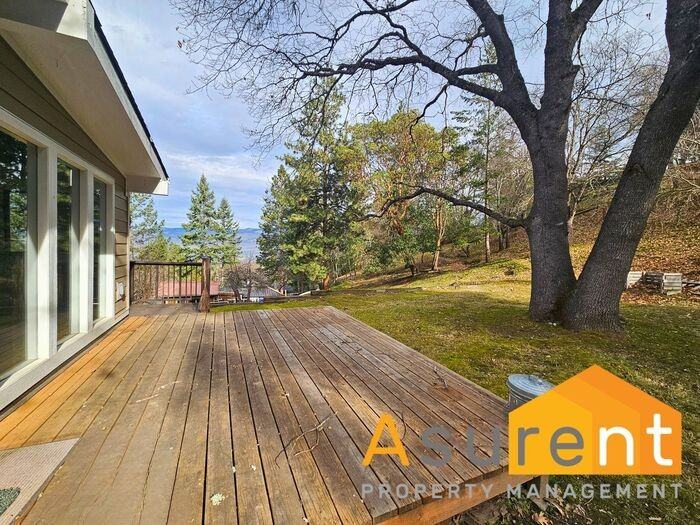 808 Beach St - Photo 3 of 31