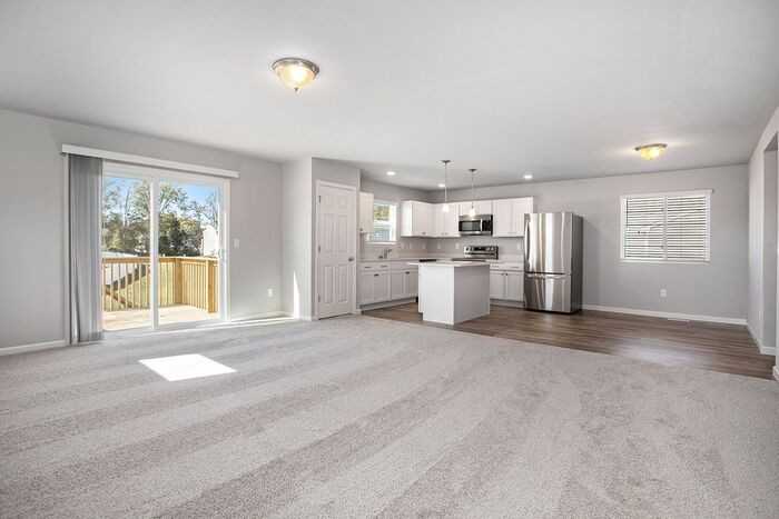 1318 Forest View Dr - Photo 4 of 20