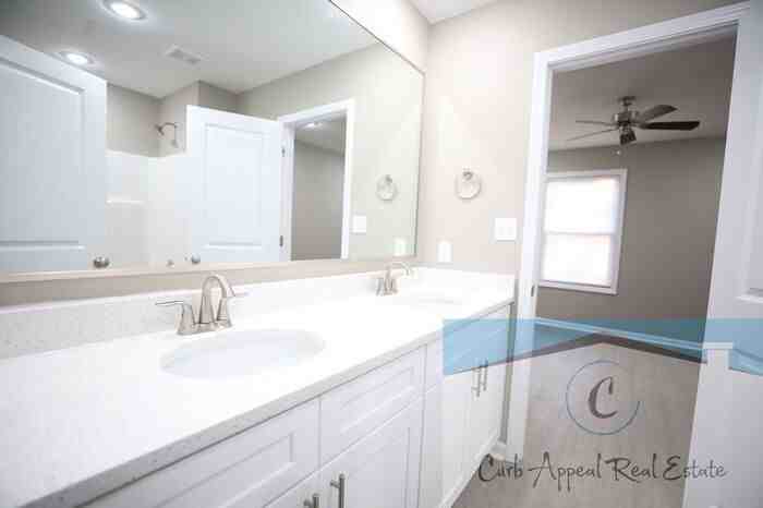 5817 Pacific Rd Apt B - Photo 6 of 19