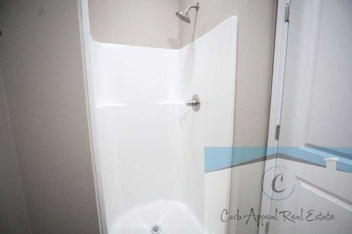 5817 Pacific Rd Apt B - Photo 7 of 19