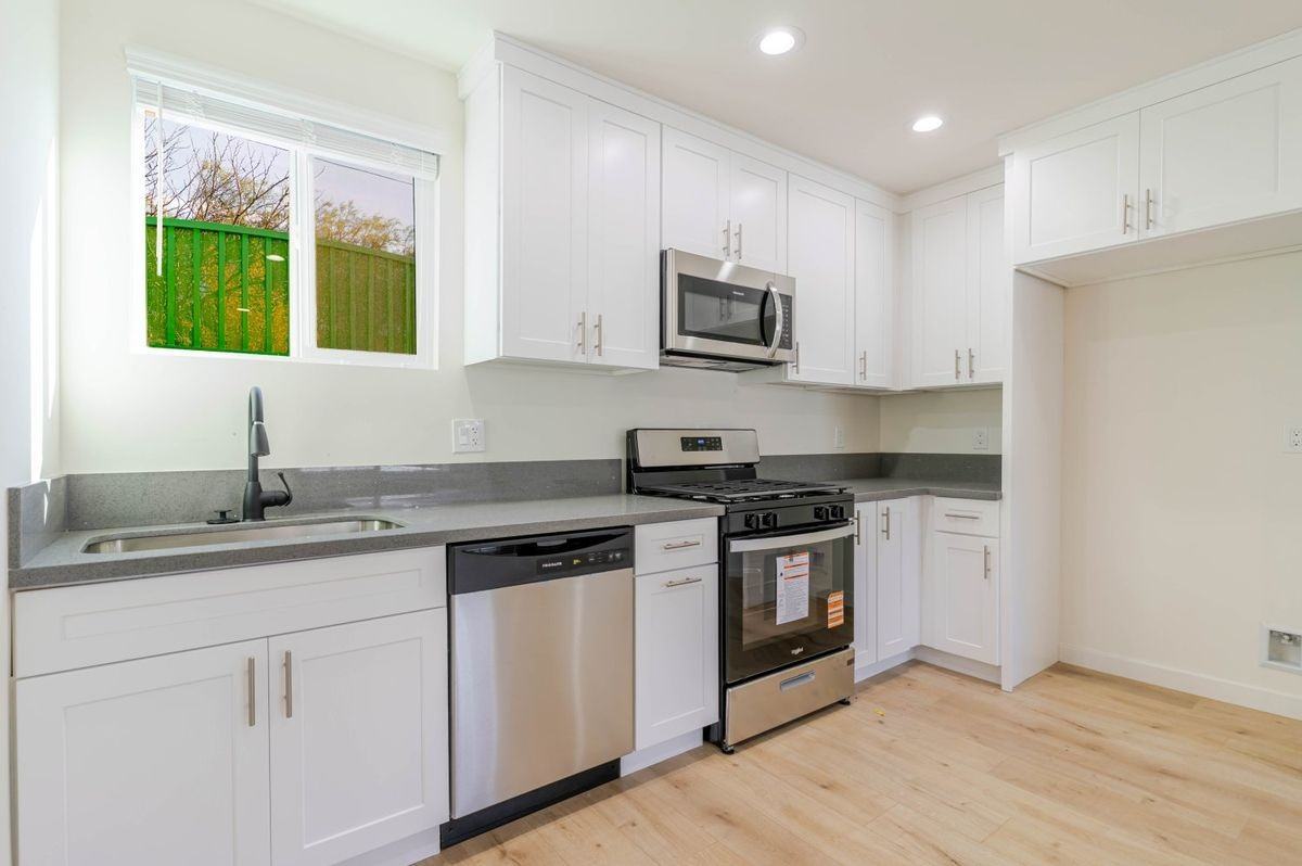 5407 La Mirada Ave - Photo 7 of 11