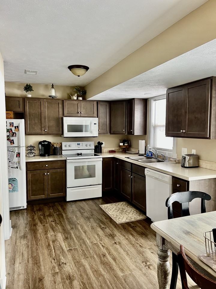 3525 Greenly Ct - Photo 2 of 15