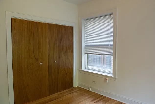 533 W Wellington Ave #13 - Photo 6 of 9