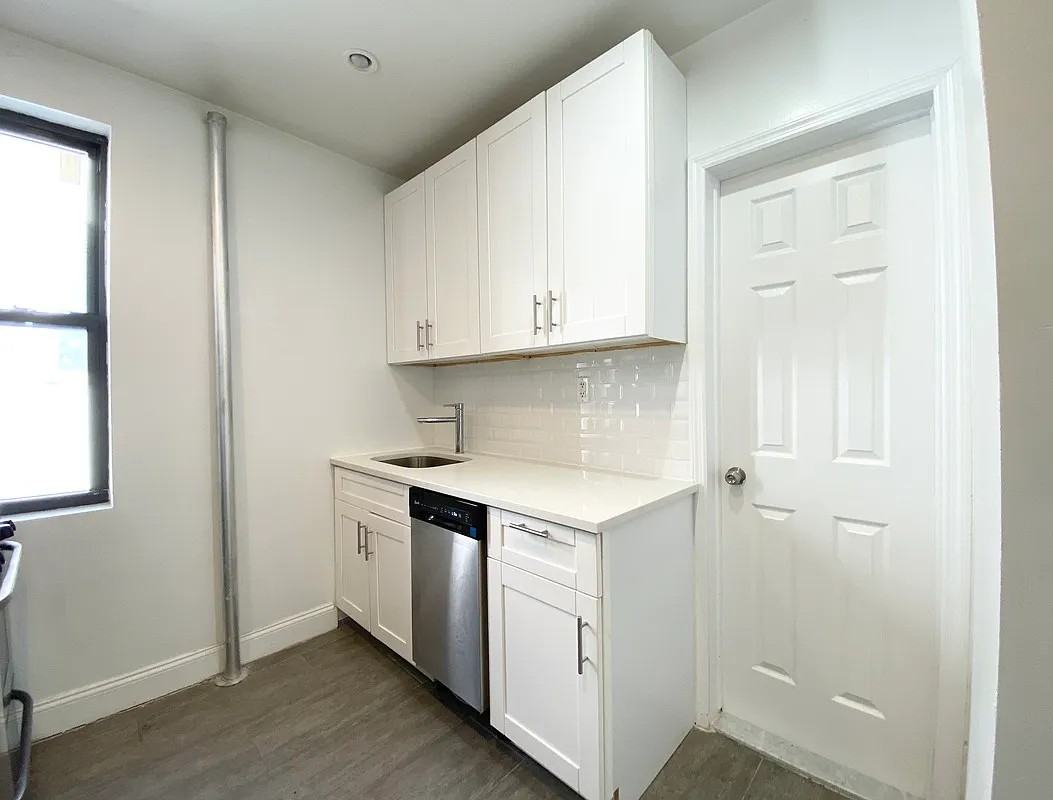 539 W 156th St #19 - Photo 2 of 16