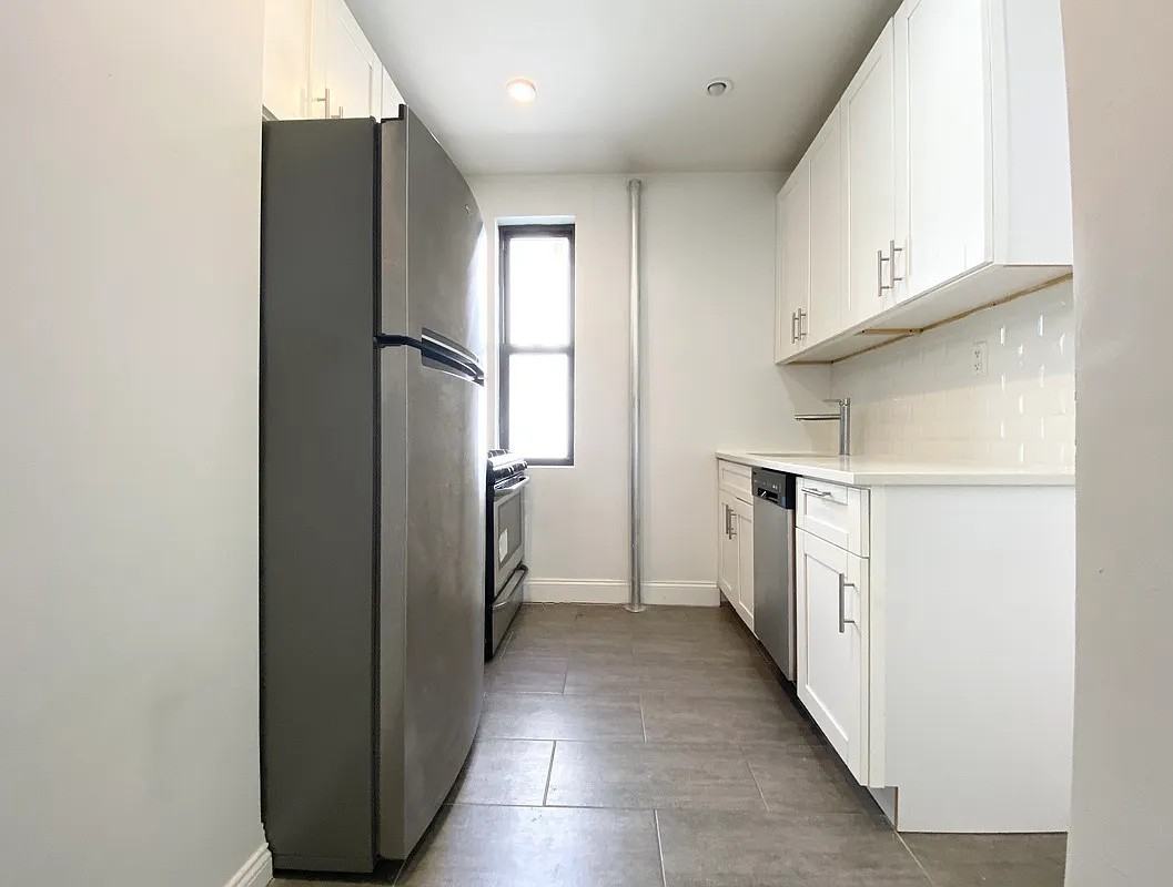 539 W 156th St #19 - Photo 3 of 16