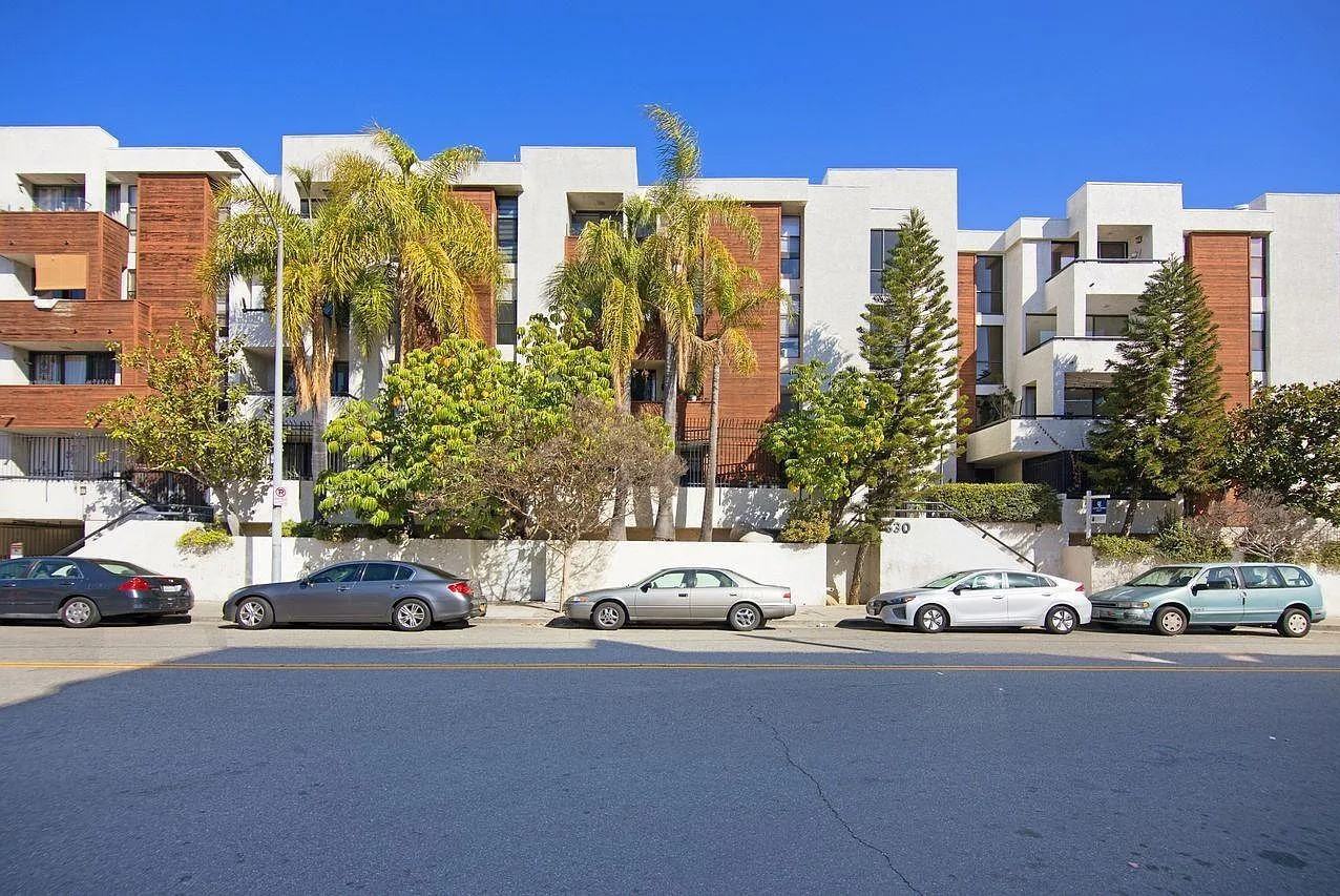 630 N Grand Ave #105