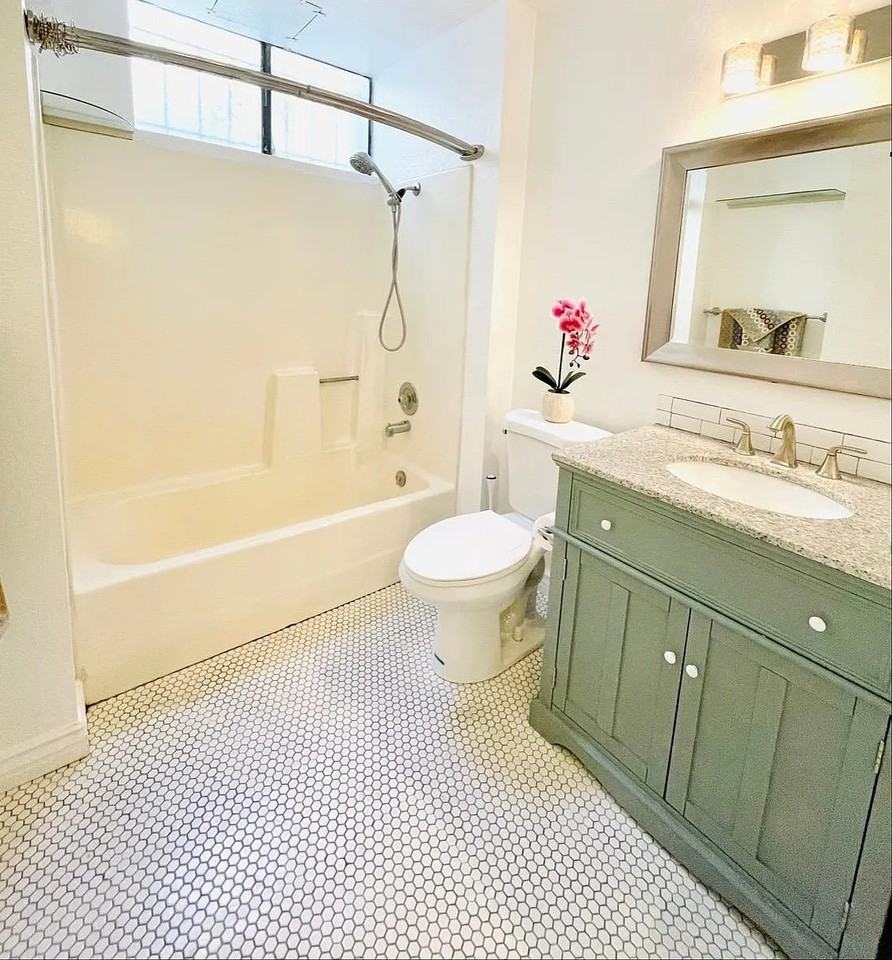 630 N Grand Ave #105 - Photo 5 of 14