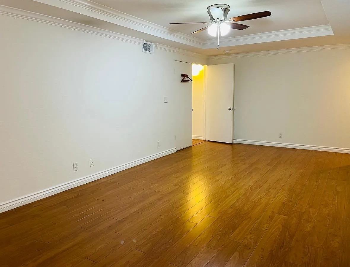 630 N Grand Ave #105 - Photo 7 of 14