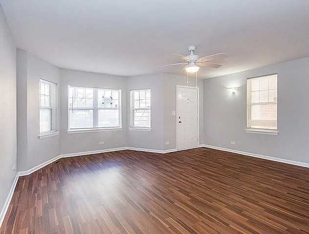 641 W Division St #13A - Photo 2 of 11