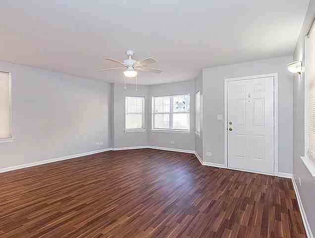 641 W Division St #13A - Photo 3 of 11