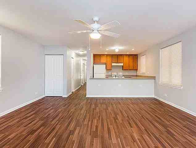 641 W Division St #13A - Photo 5 of 11