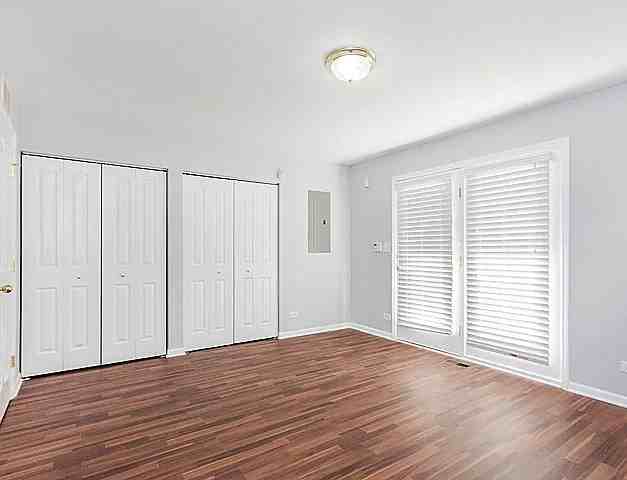 641 W Division St #13A - Photo 7 of 11