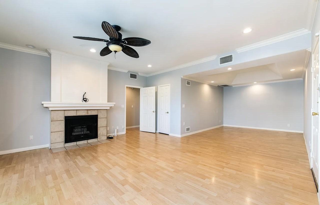 810 S Lucerne Blvd #201 - Photo 4 of 13