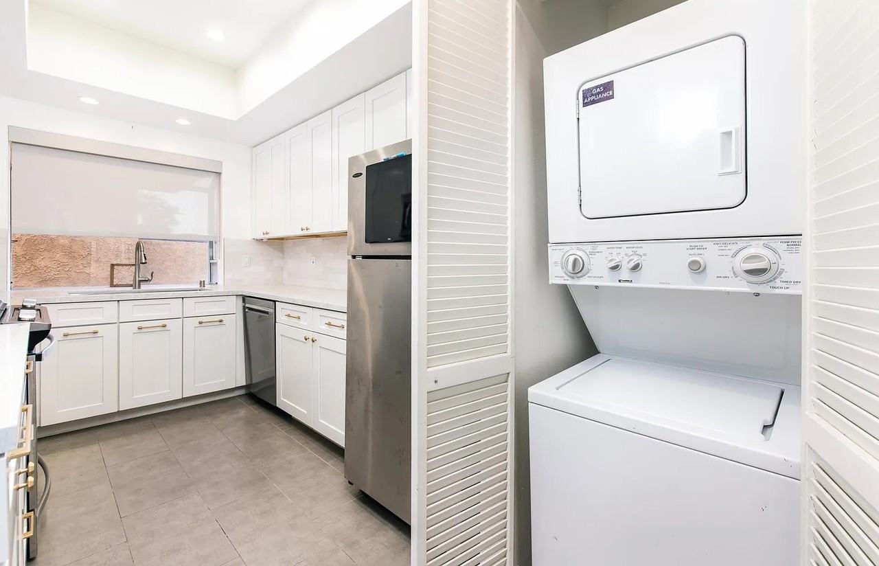 810 S Lucerne Blvd #201 - Photo 5 of 13